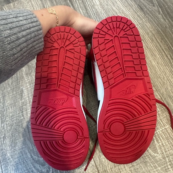 Women’s Air Jordan Mid 1 Red White Black sneakers - Picture 4 of 4